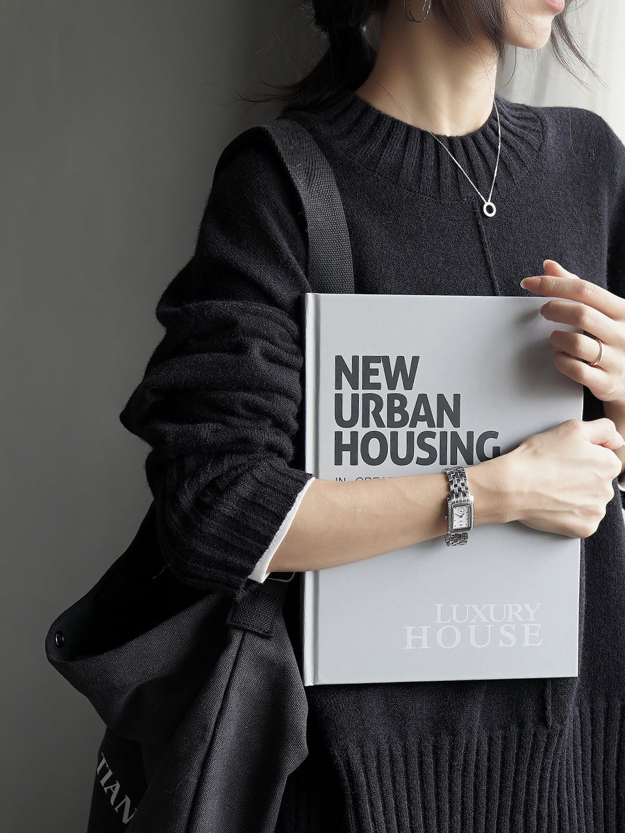 Crew-Neck Loose-Hem Knit Tops_BDHL7927