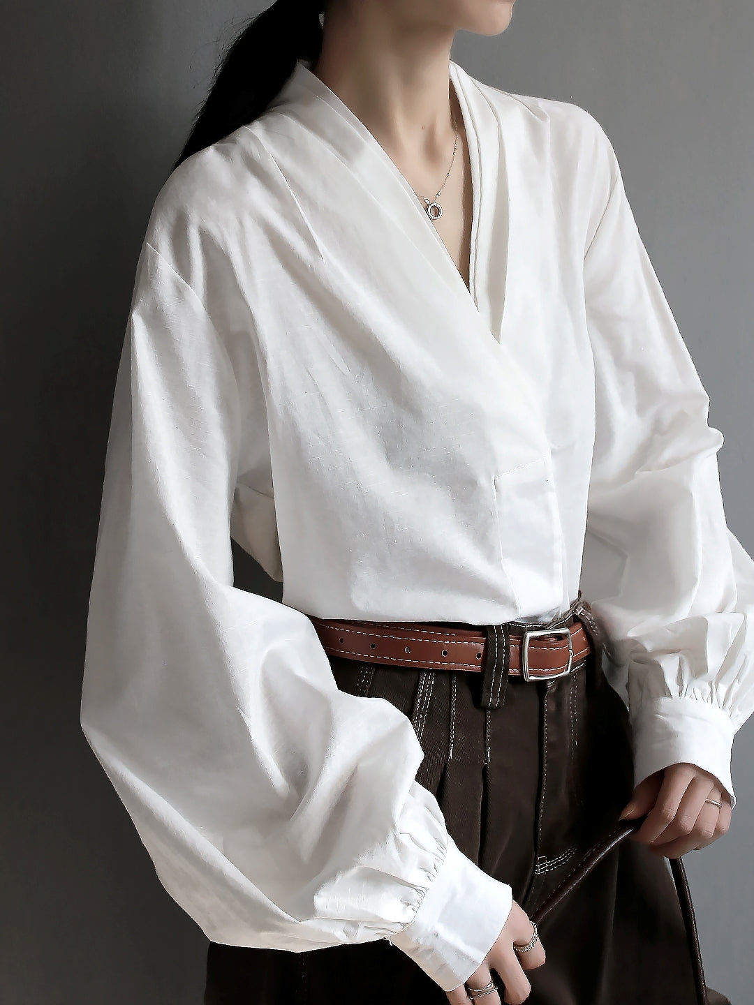 V-Neck Lantern Sleeve Tops_BDHL7914