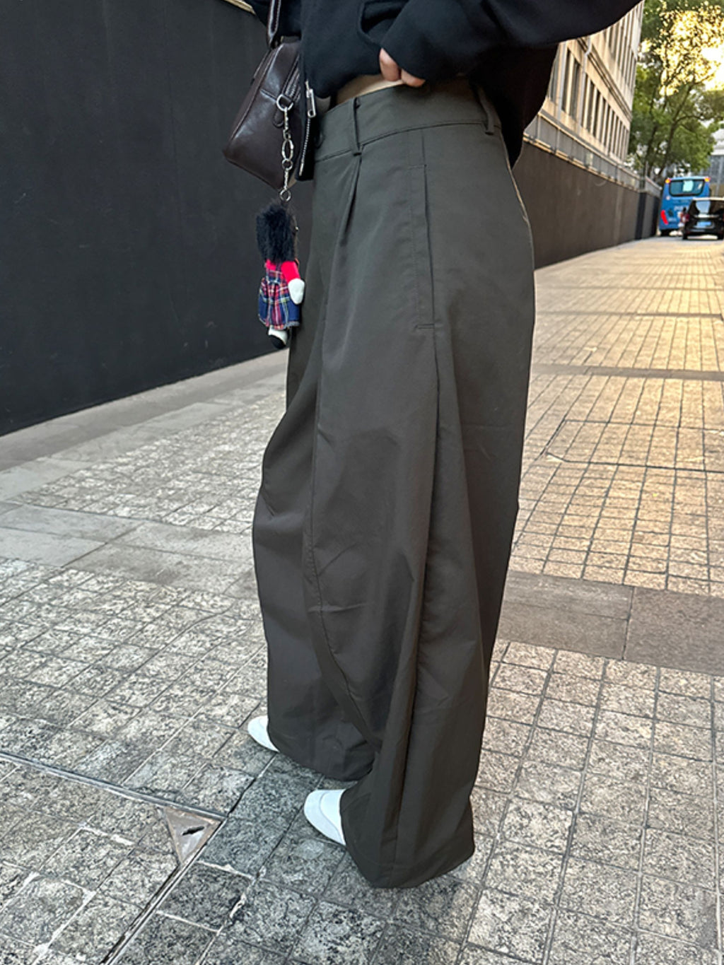 Wide Straight-Leg Pants_BDHL7925