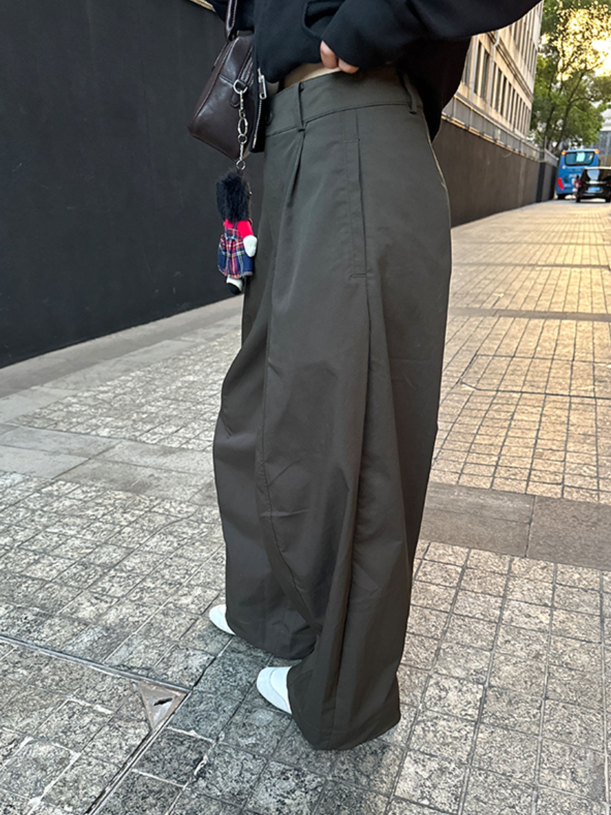 Wide Straight-Leg Pants_BDHL7925