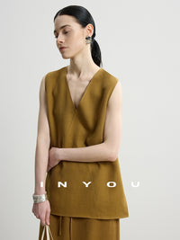 V-Neck Vest Or High-Waisted Skirt_BDHL7492