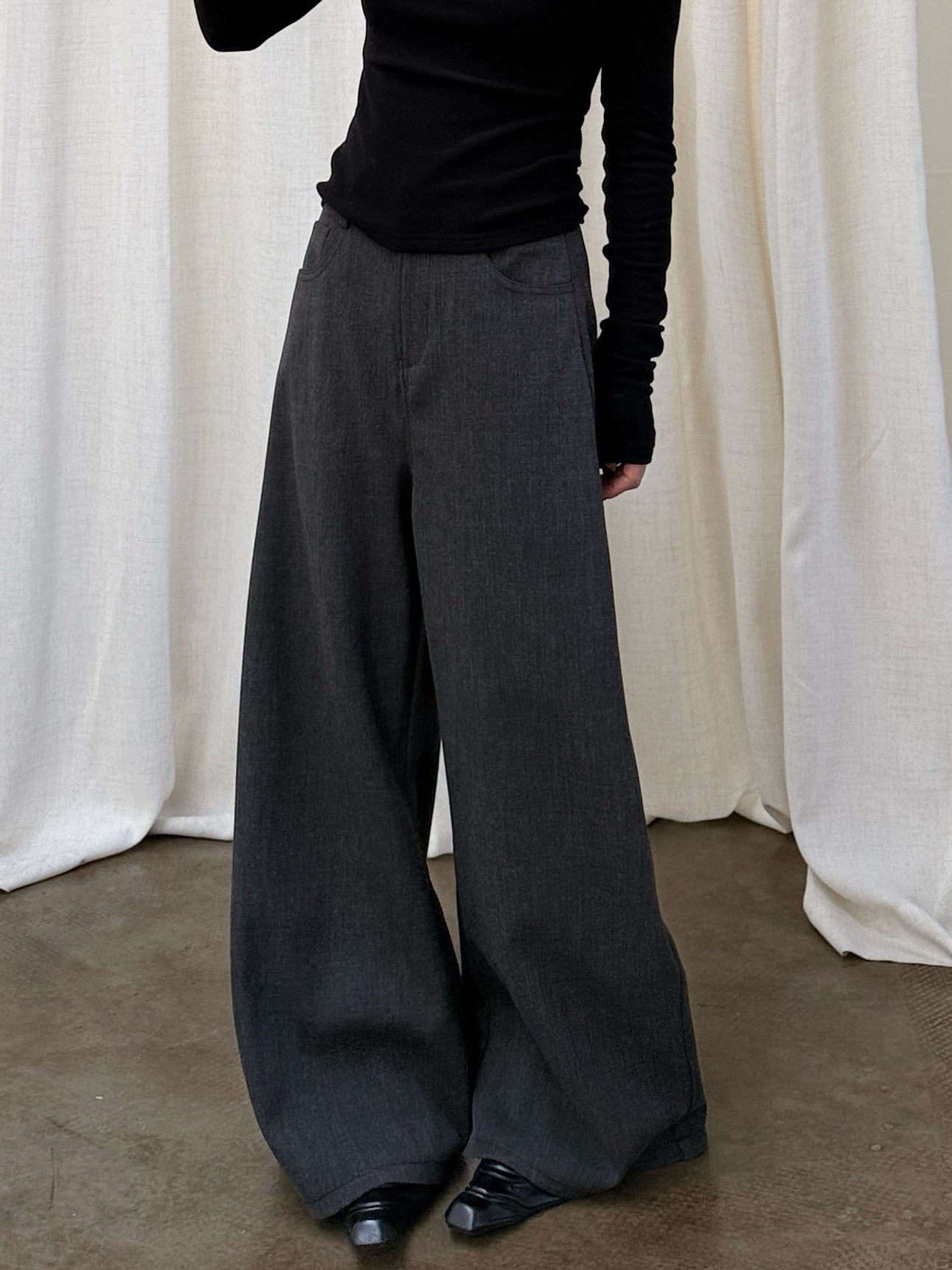 Curved Wide-Leg Pants_BDHL8112