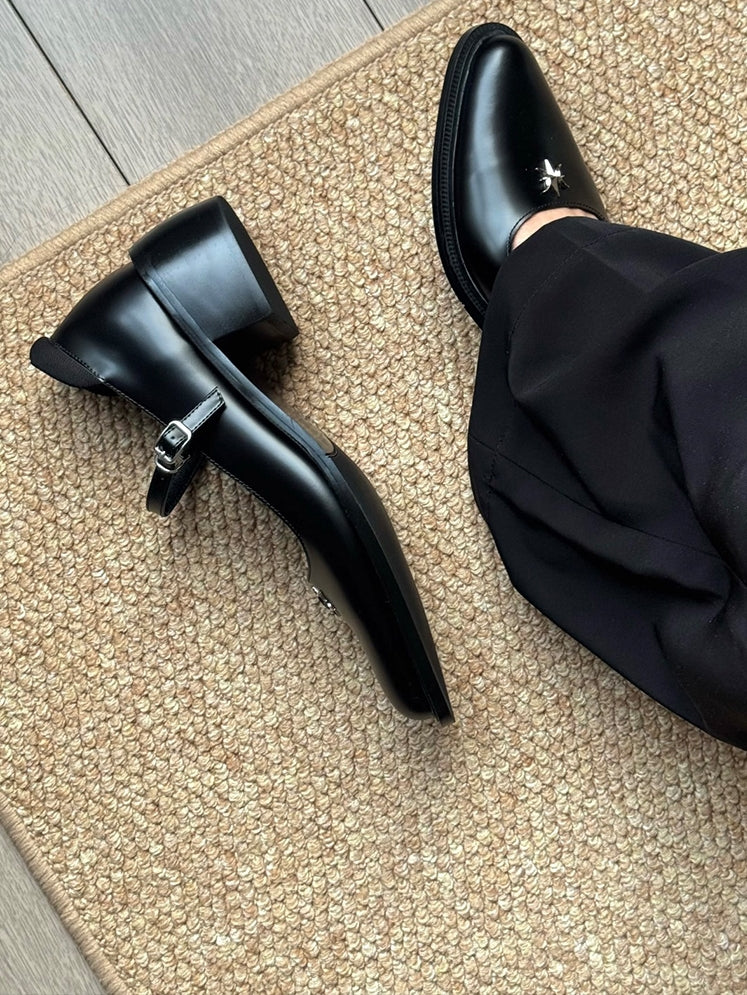 Shallow-Heeled Thick-Soled Black Shoes_BDHL7813