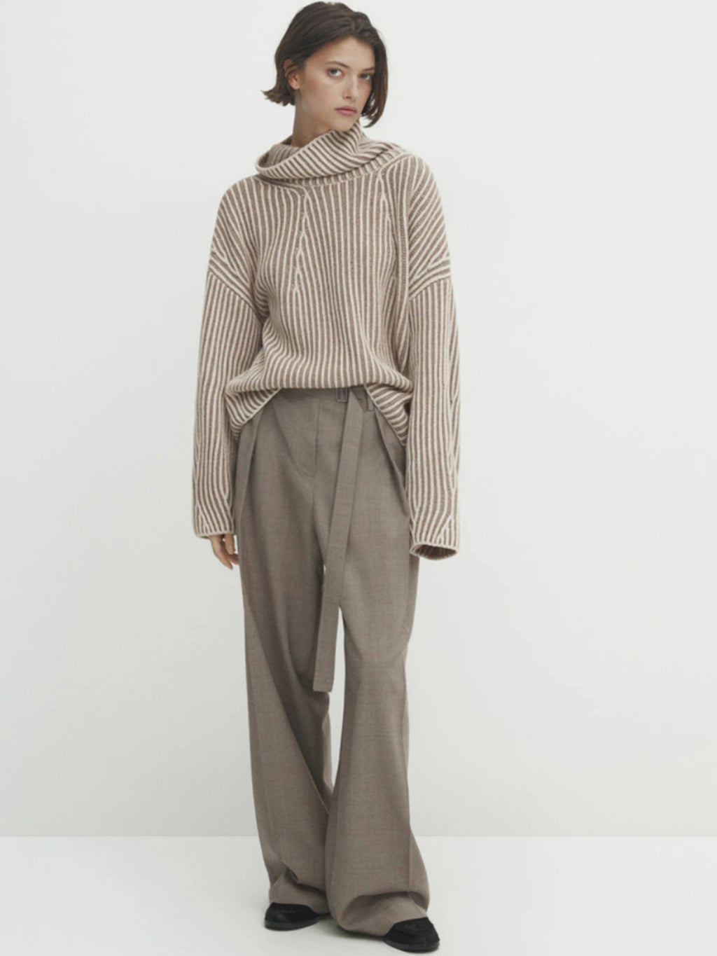 High-Neck Irregular Rib Knit Tops_BDHL8024