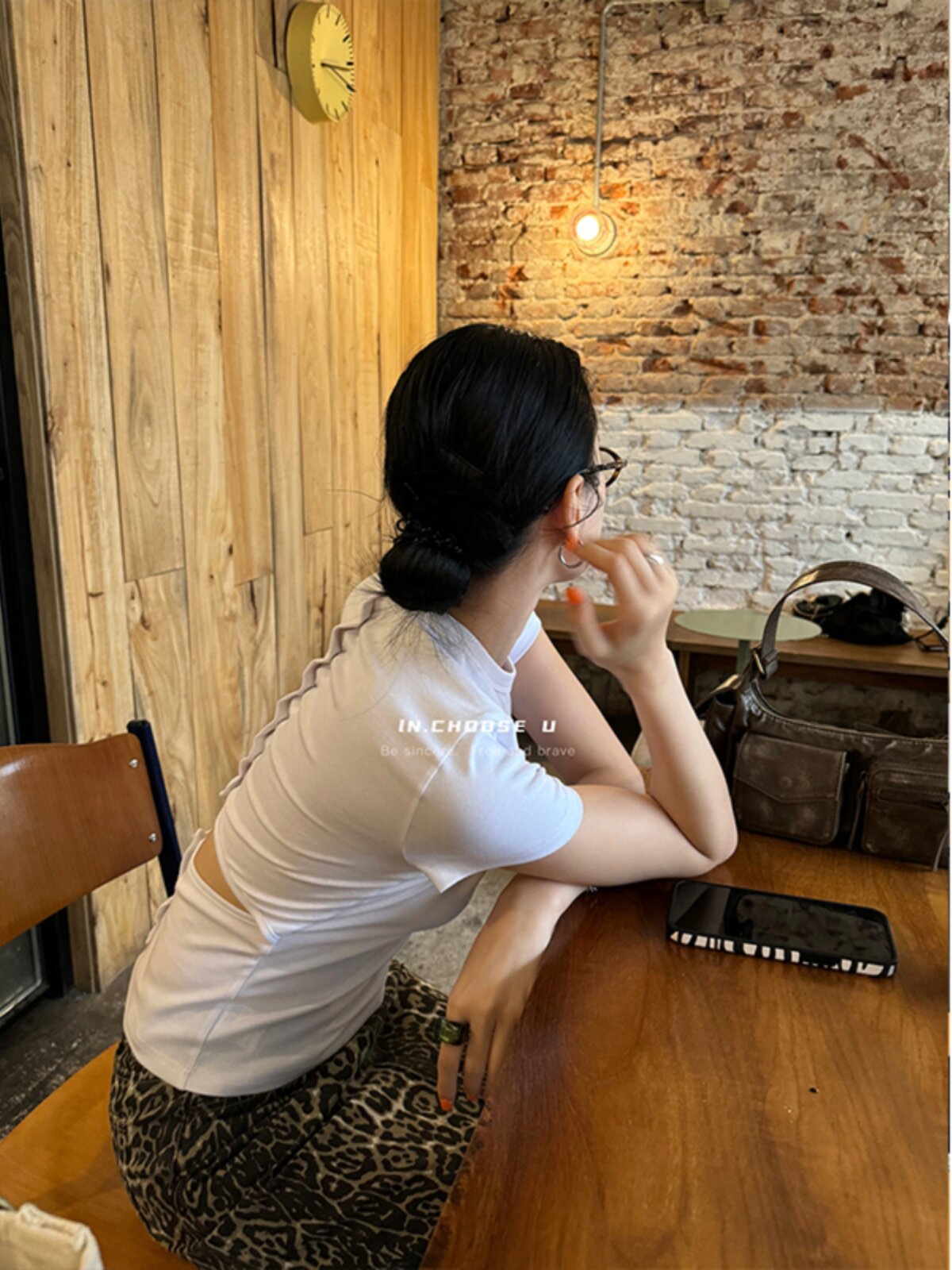 Cutout-Back Slim Fit Tee BDHL8365