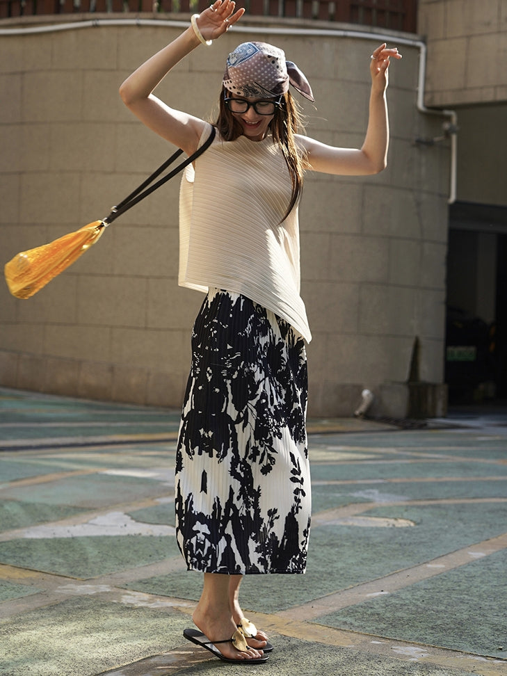 Monochrome Leaf Print Skirt_BDHL7629