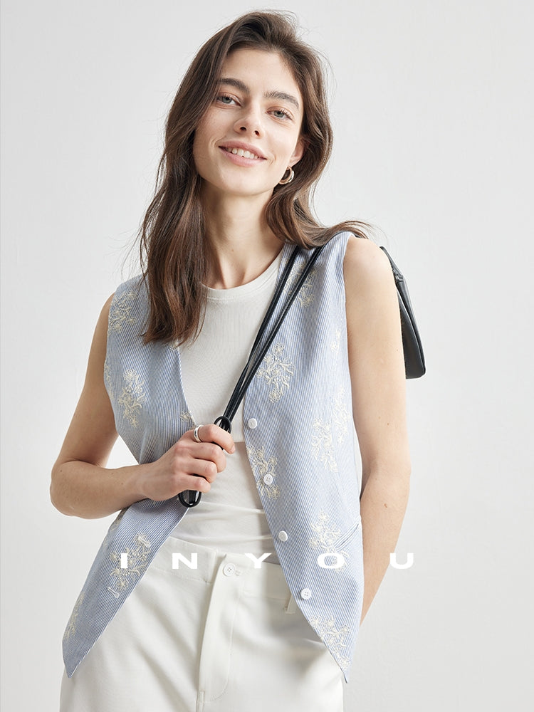 Embroidered V-Neck Vest_BDHL7106
