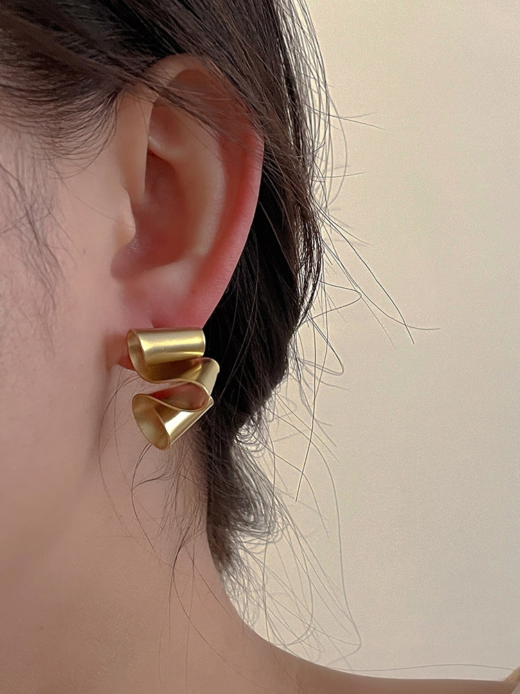 Twisted Irregular Pierced Earrings_BDHL7468