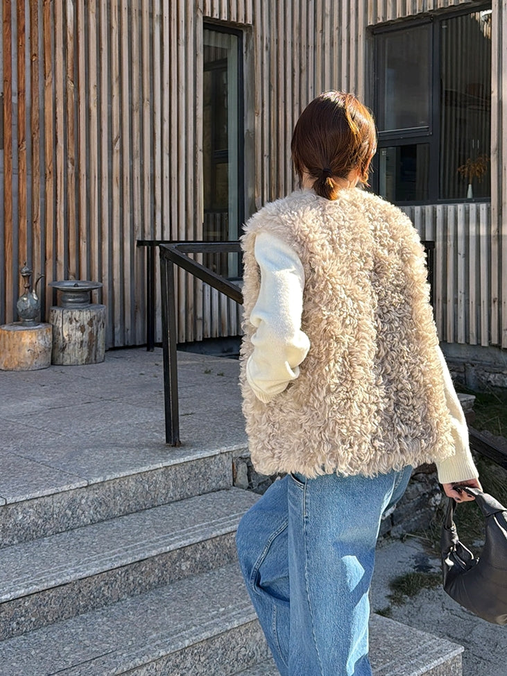 Round-Neck Fur Gilet_BDHL7919