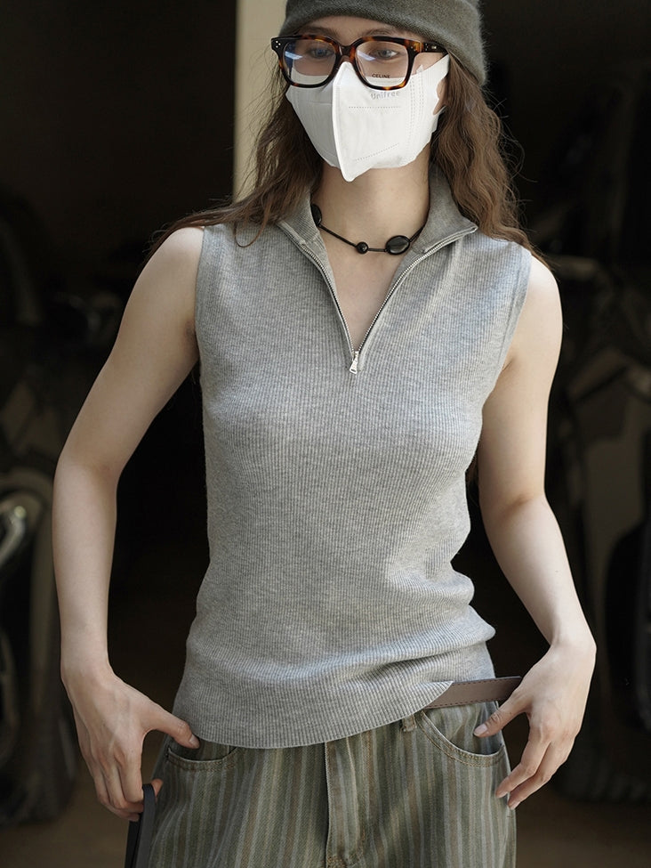 Stand-Collar Sleeveless Knit_BDHL7774