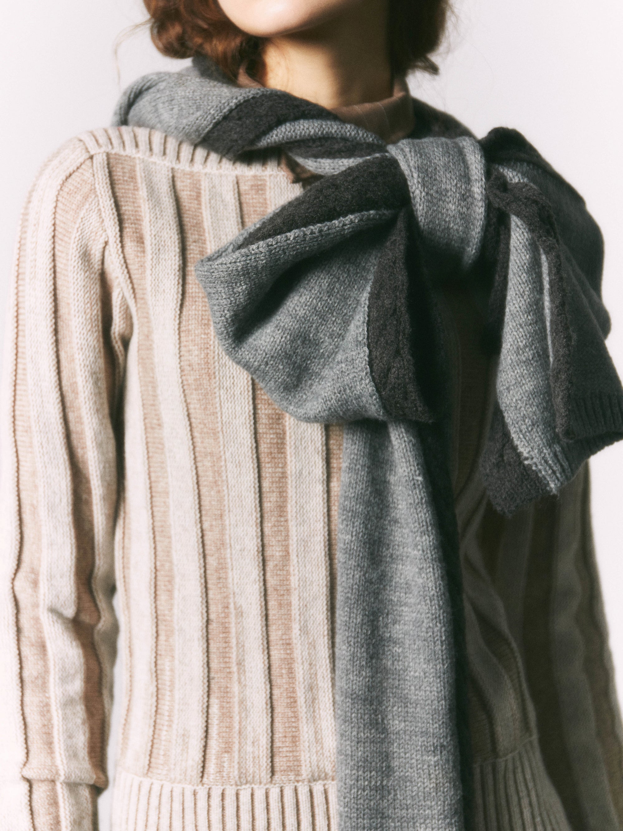 Contrast Color Hooded Scarf_BDHL6963