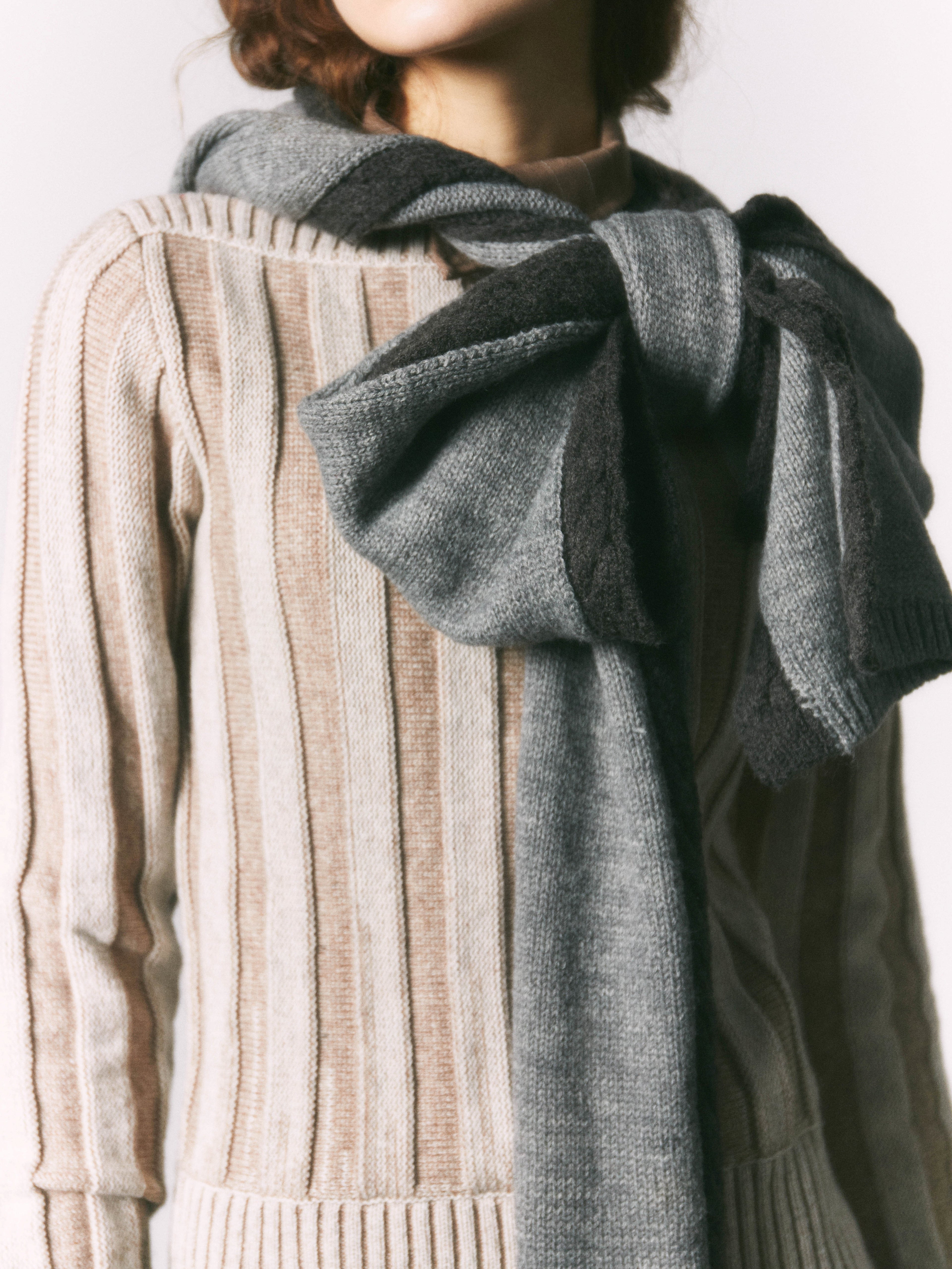 Contrast Colour Hooded Scarf_BDHL6963