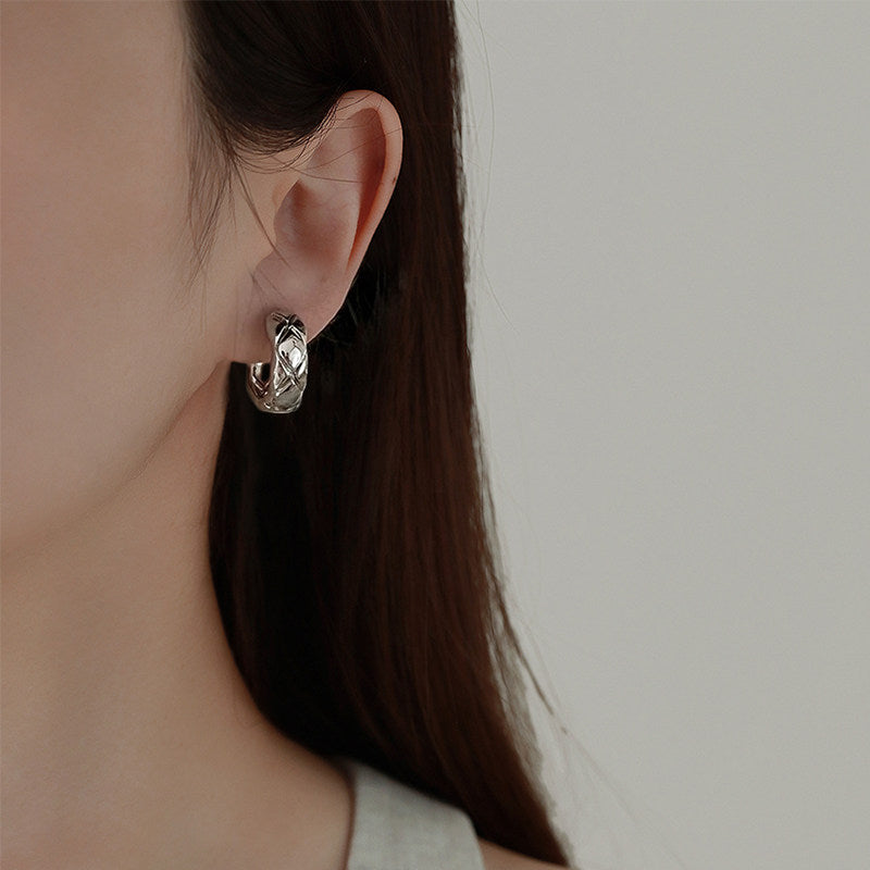 Quilted Hoop Earrings_BDHL8462