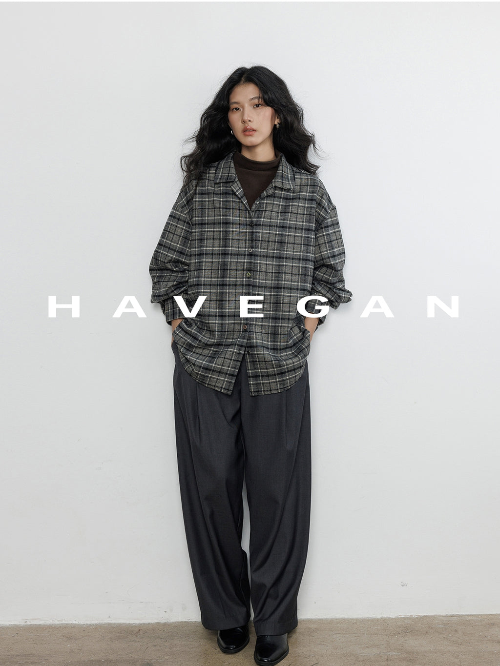 高領刺繡上衣_BDHL7894