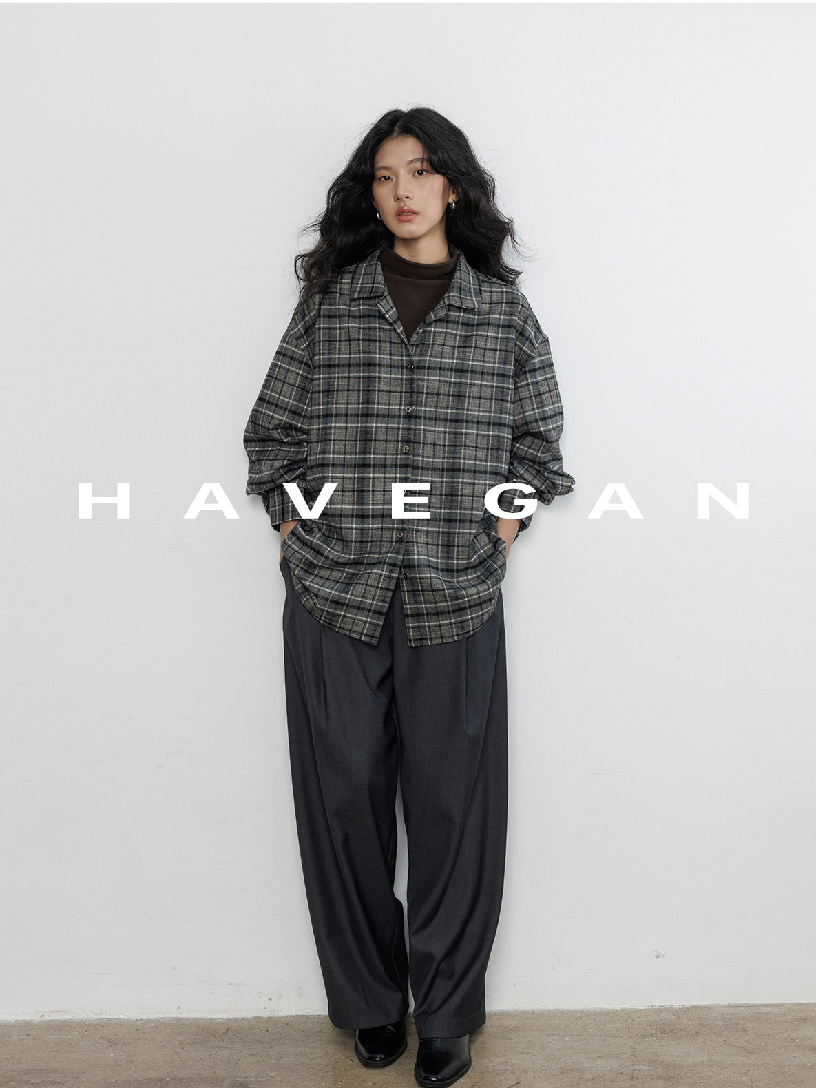 高領刺繡上衣_BDHL7894