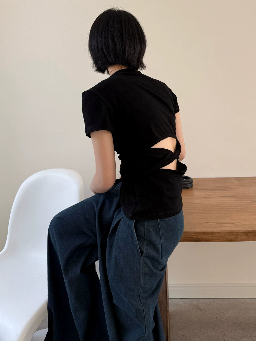 Backless Short-Sleeved Slim Tops_BDHL7595