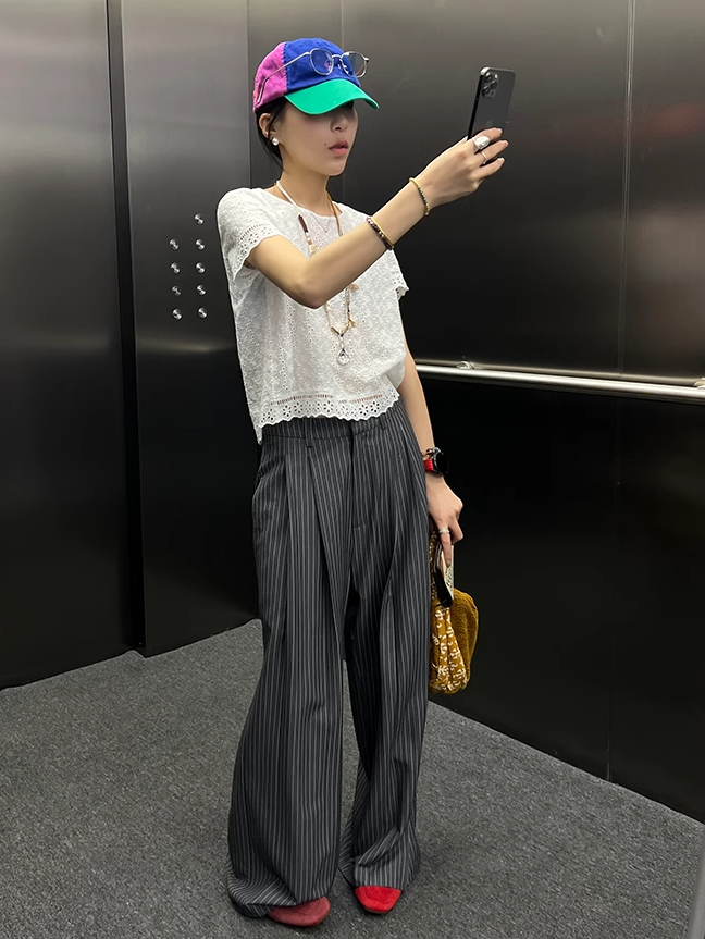 Striped Loose-Fitting Pants_BDHL7403