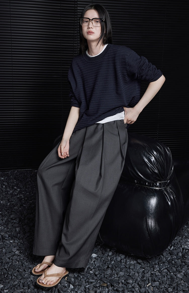 Gray Loose Tucked Pants_BDHL6432