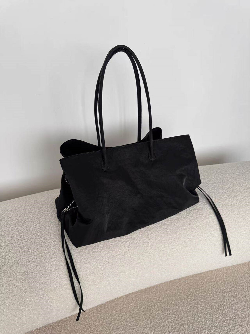 Multi Compartment Nylon Tote Bag_BDHL8444
