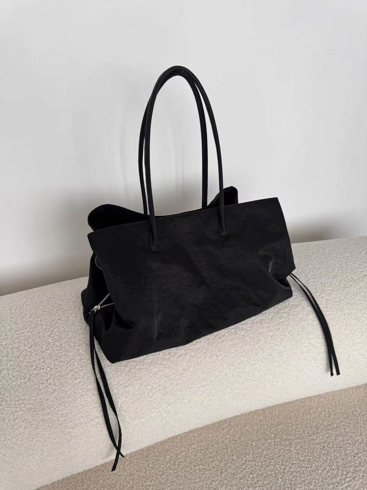 Multi Compartment Nylon Tote Bag_BDHL8444