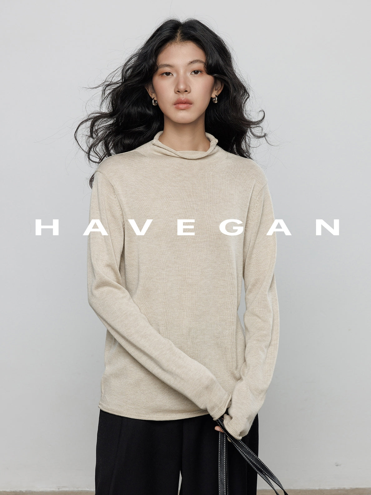 High-Neck Relaxed Tops_BDHL7899