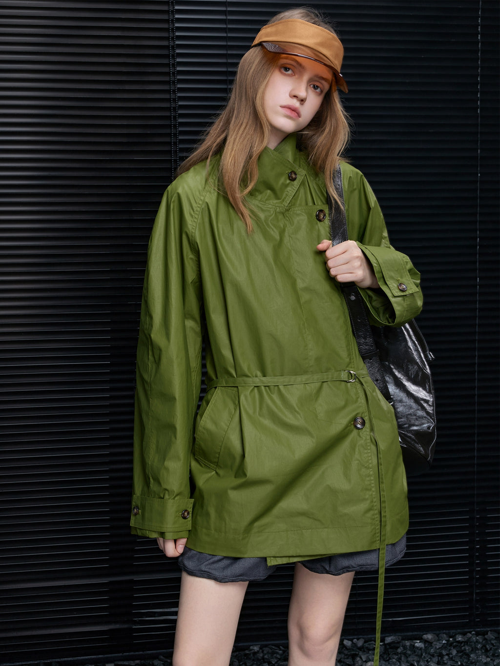 Mid-Length Trench Coat_BDHL8174