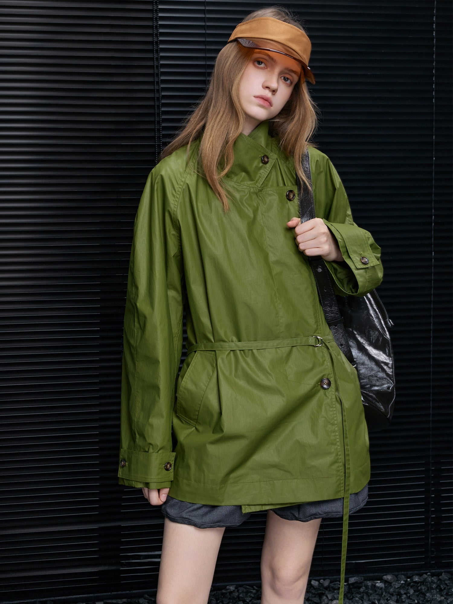 Mid-Length Trench Coat_BDHL8174