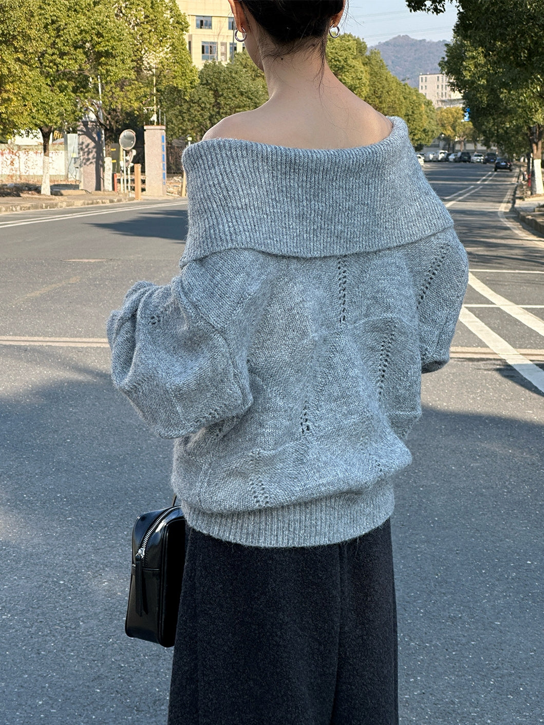 Off-The-Shoulder Knit Tops_BDHL8136