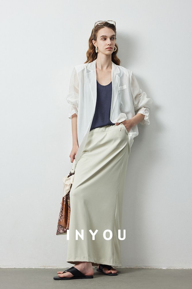 Back Slit Straight Long Skirt_BDHL6148