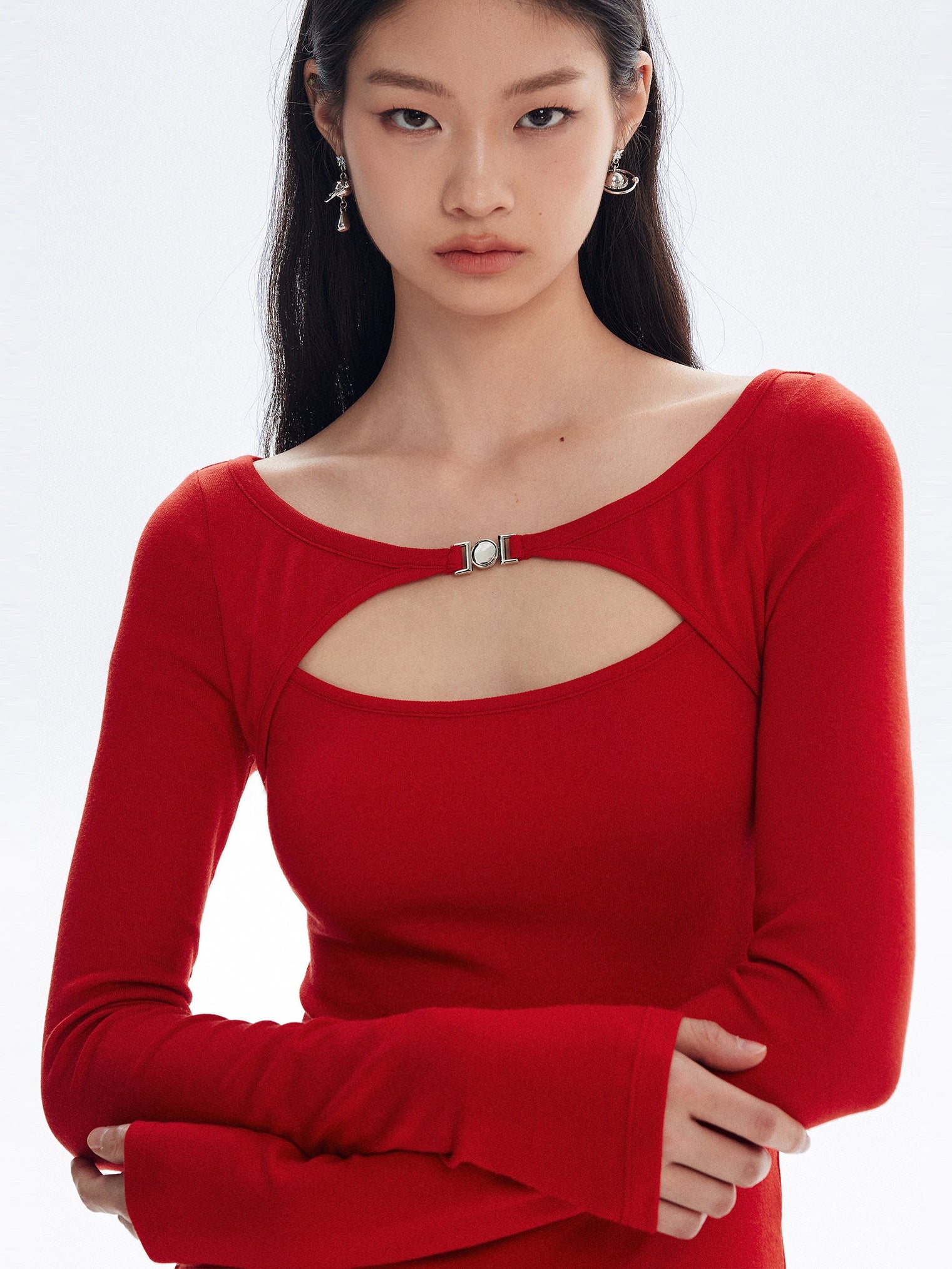 Strap Neck Hollow Slim Tops_BDHL8147