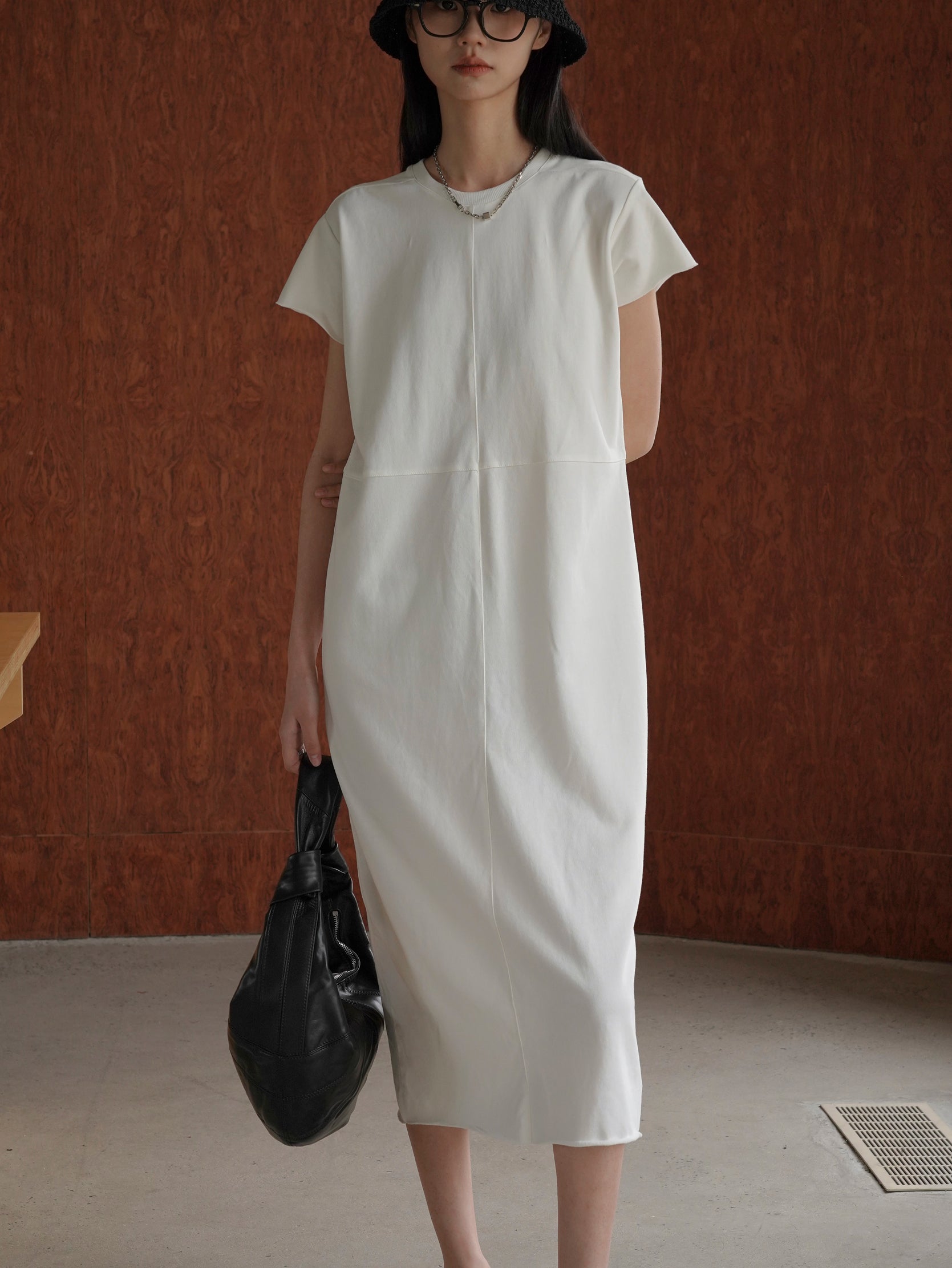 Cut-Off Back Slit Dress_BDHL7594
