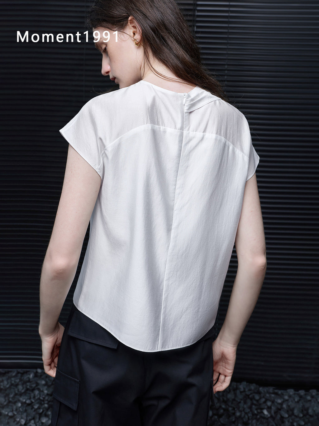 Asymmetric Collar Modal Blend Tee_BDHL8356