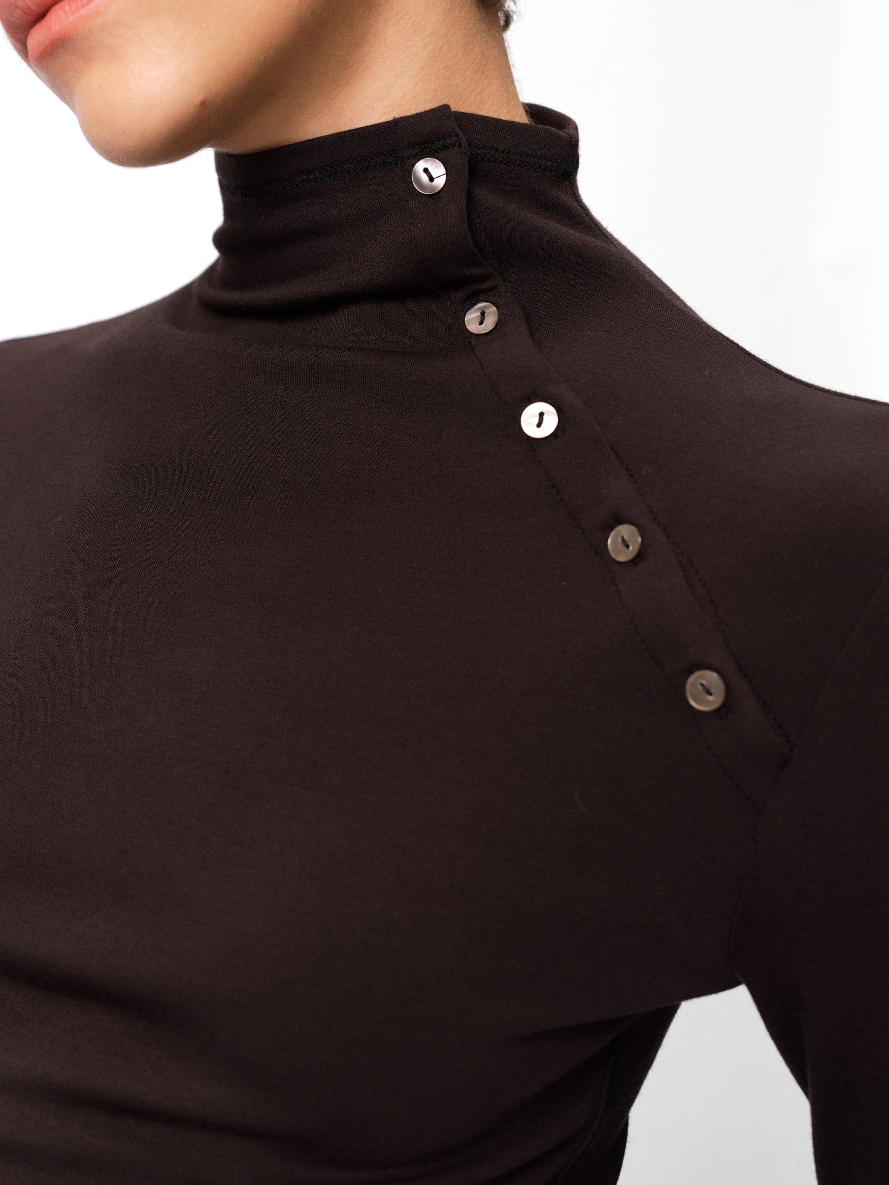 High-Neck Button Slim-Fit Tops_BDHL8105