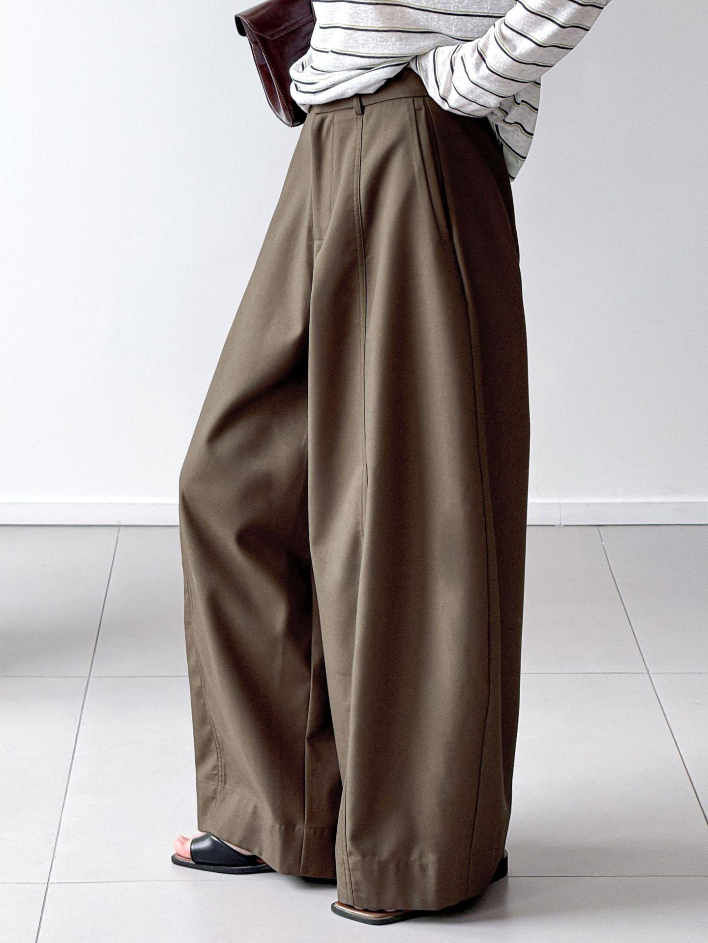 Curve Blade Wide-Leg Pants_BDHL8166