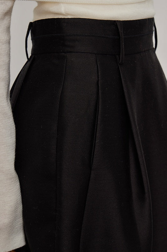 High-Waisted Pleated Bud Skirt_BDHL6491