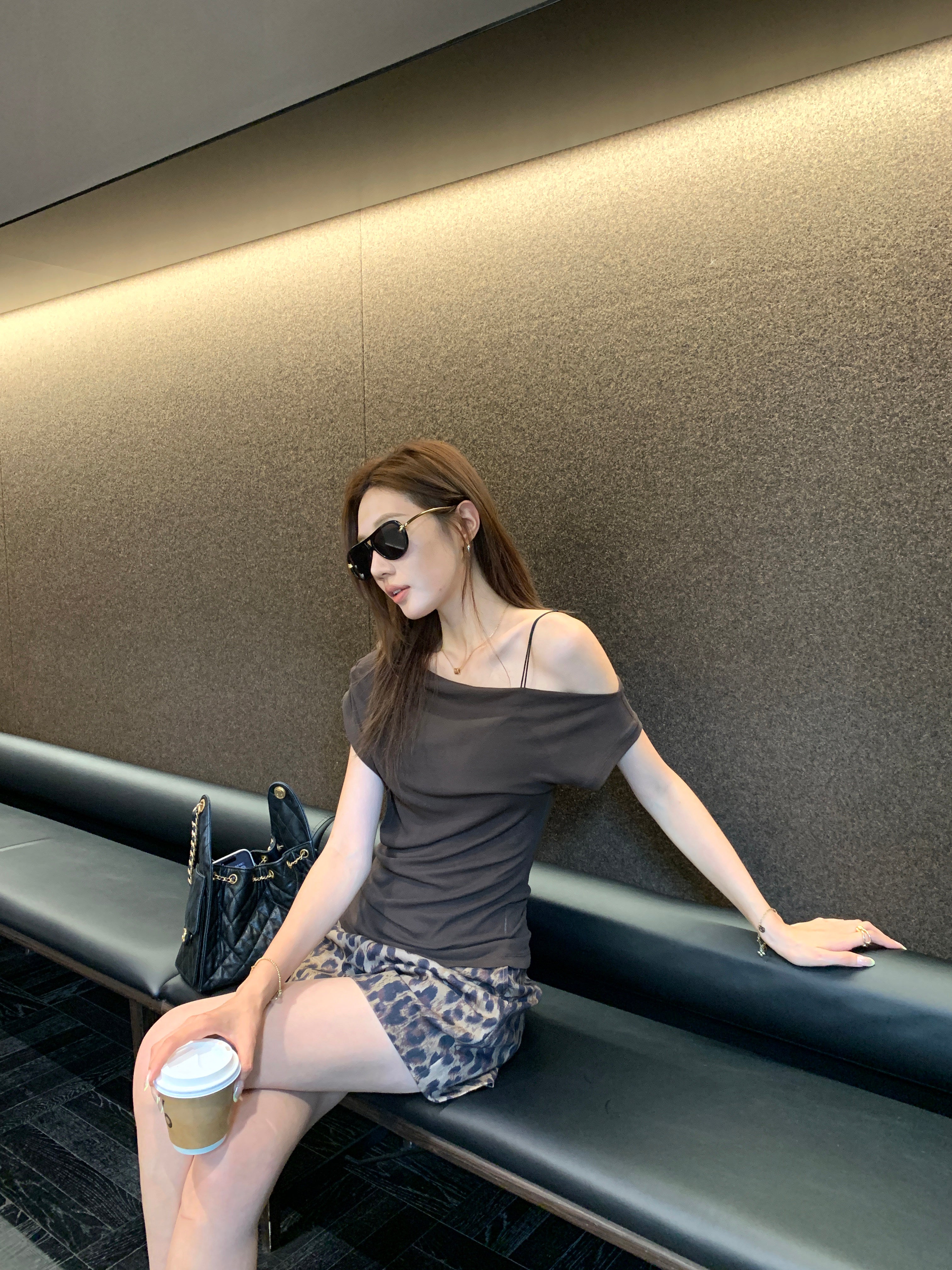 Asymmetric Off-Shoulder Cotton Top_BDHL8337