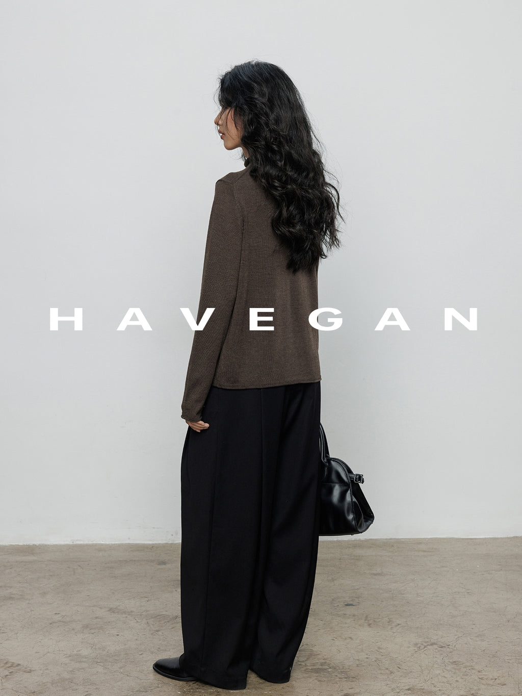 High-Neck Relaxed Tops_BDHL7899