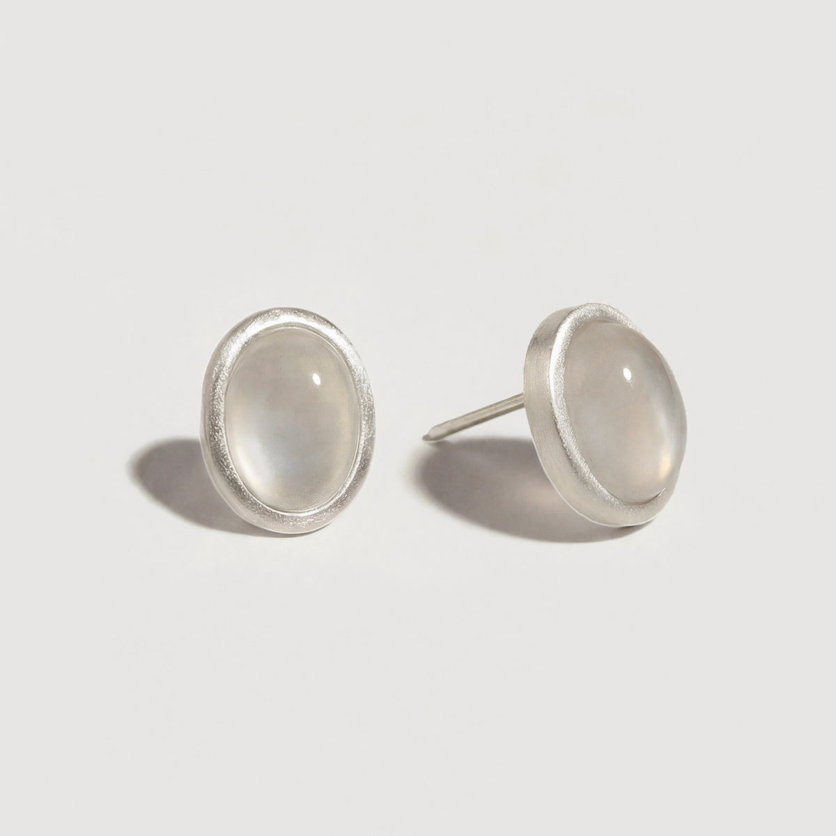 White Agate Oval Stud Earrings_BDHL8463