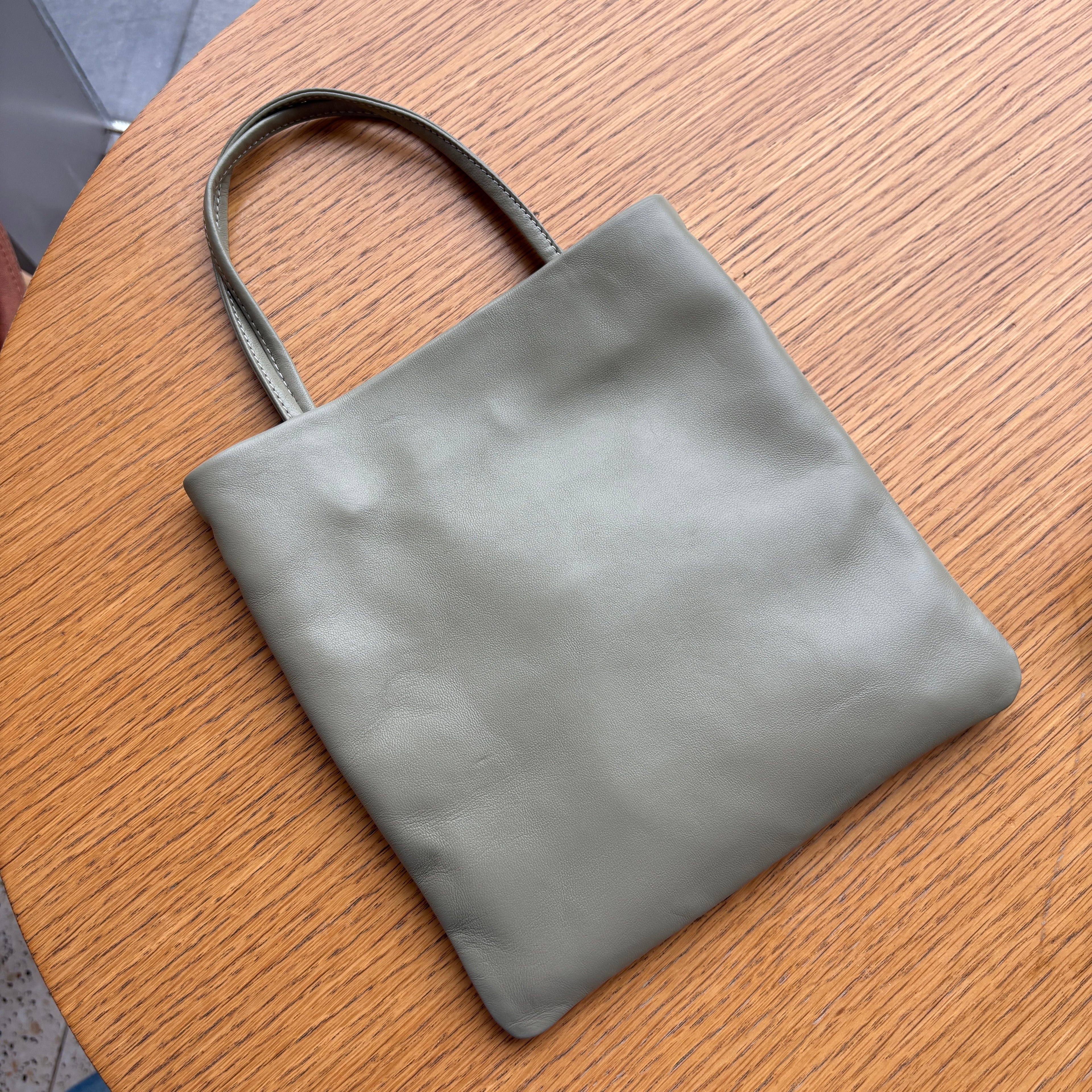Water Dyed Lambskin Tote Bag_BDHL8417