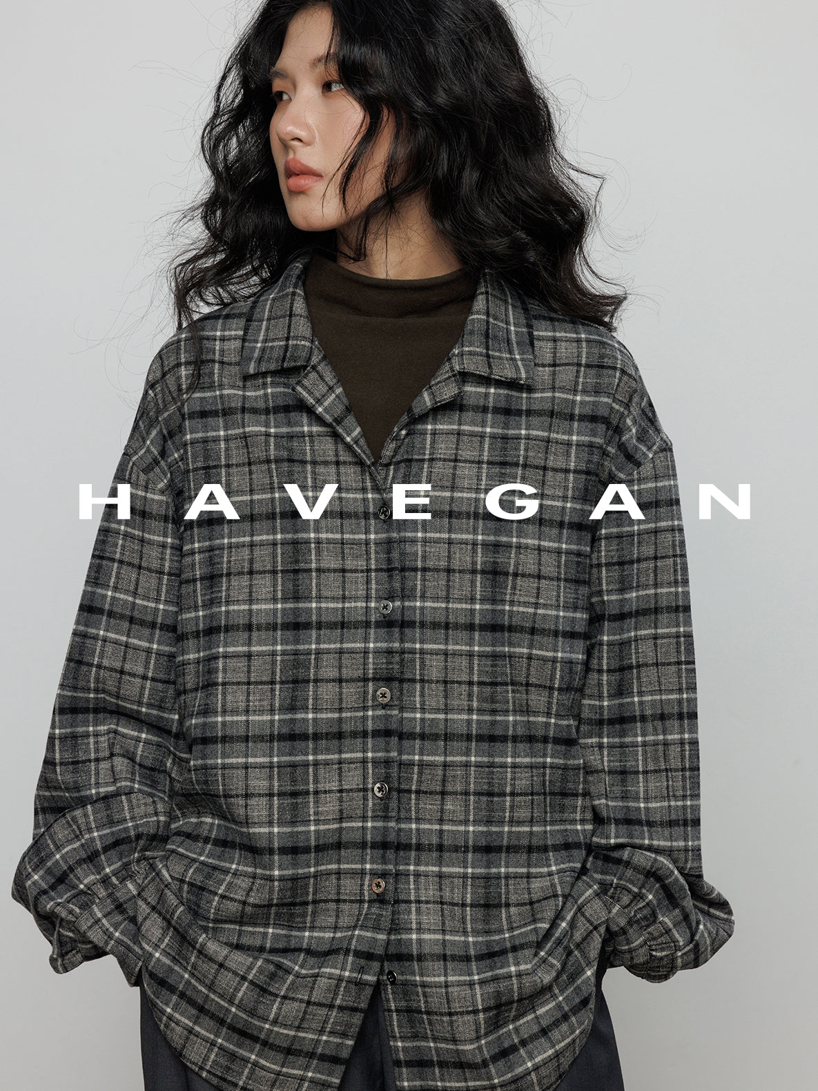 高領刺繡上衣_BDHL7894