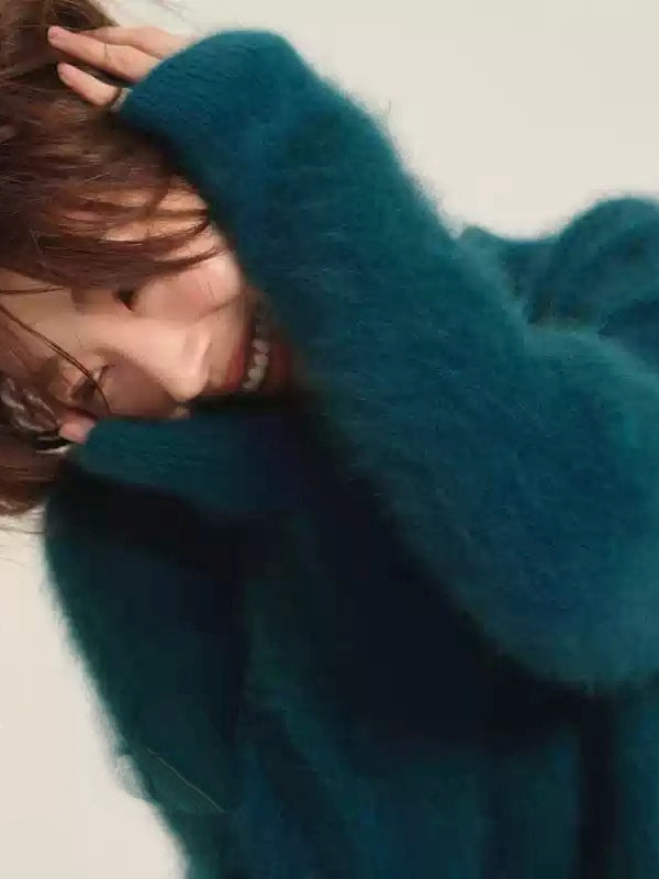 Fluffy Round Neck Sweater_BDHL6831