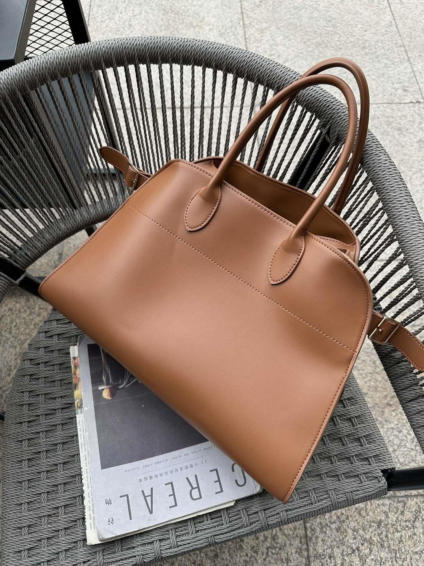 Large-Capacity Tote Bag_BDHL7448