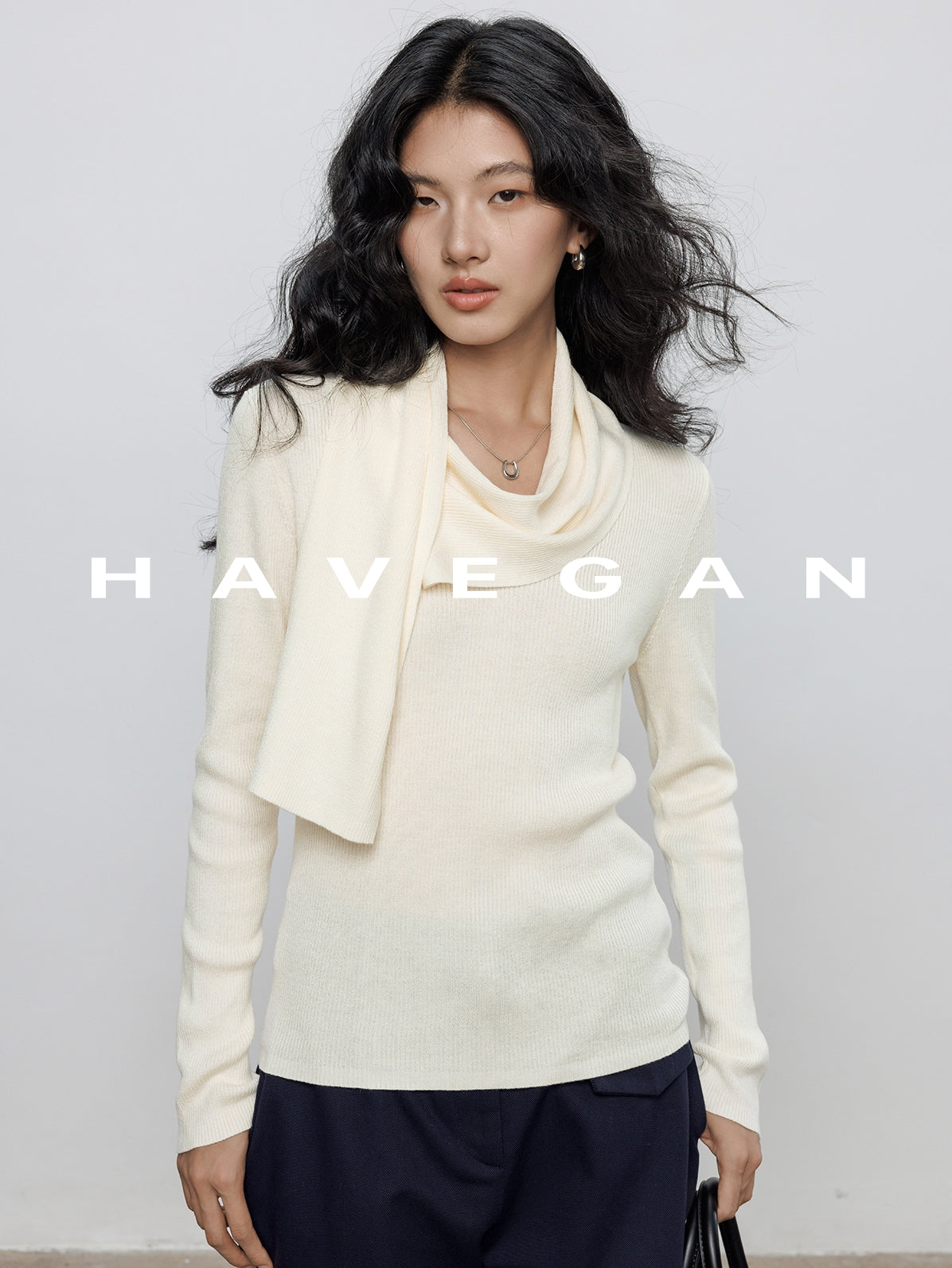 Halter-Neck Knit Tops_BDHL7784