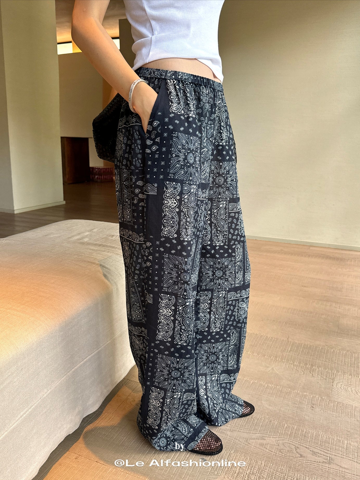 Patterned Wide-Leg Pants_BDHL7619