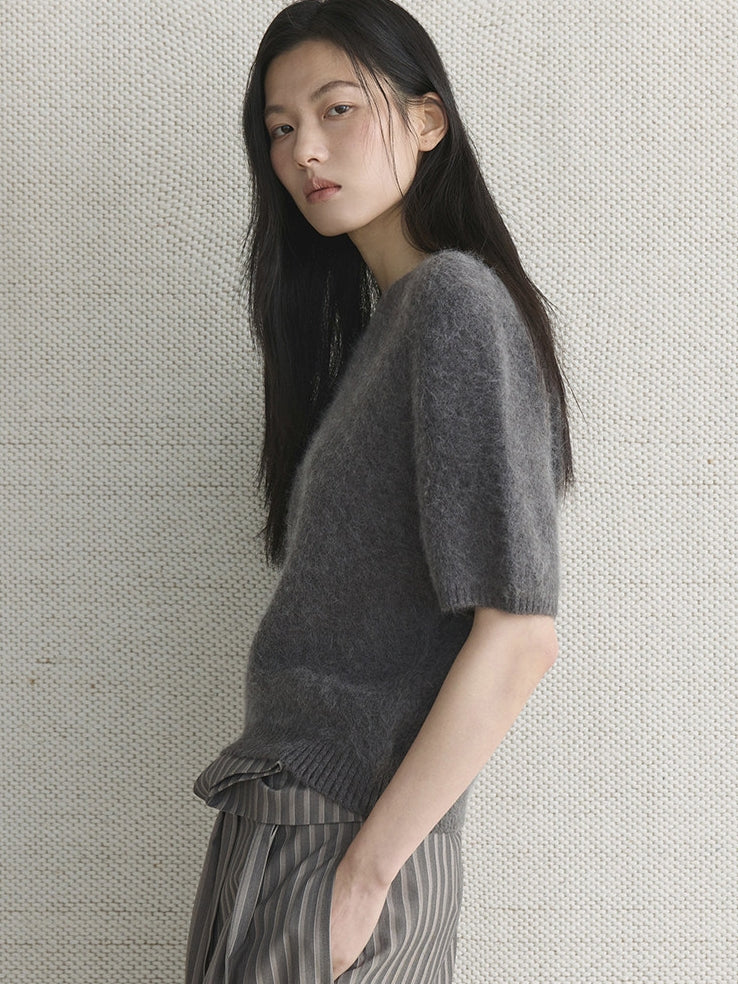 Simple Short-Sleeved Knit Tops_BDHL8149