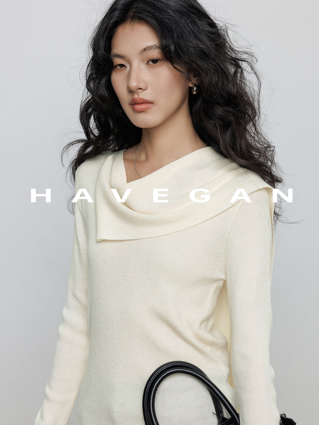 Halter-Neck Knit Tops_BDHL7784