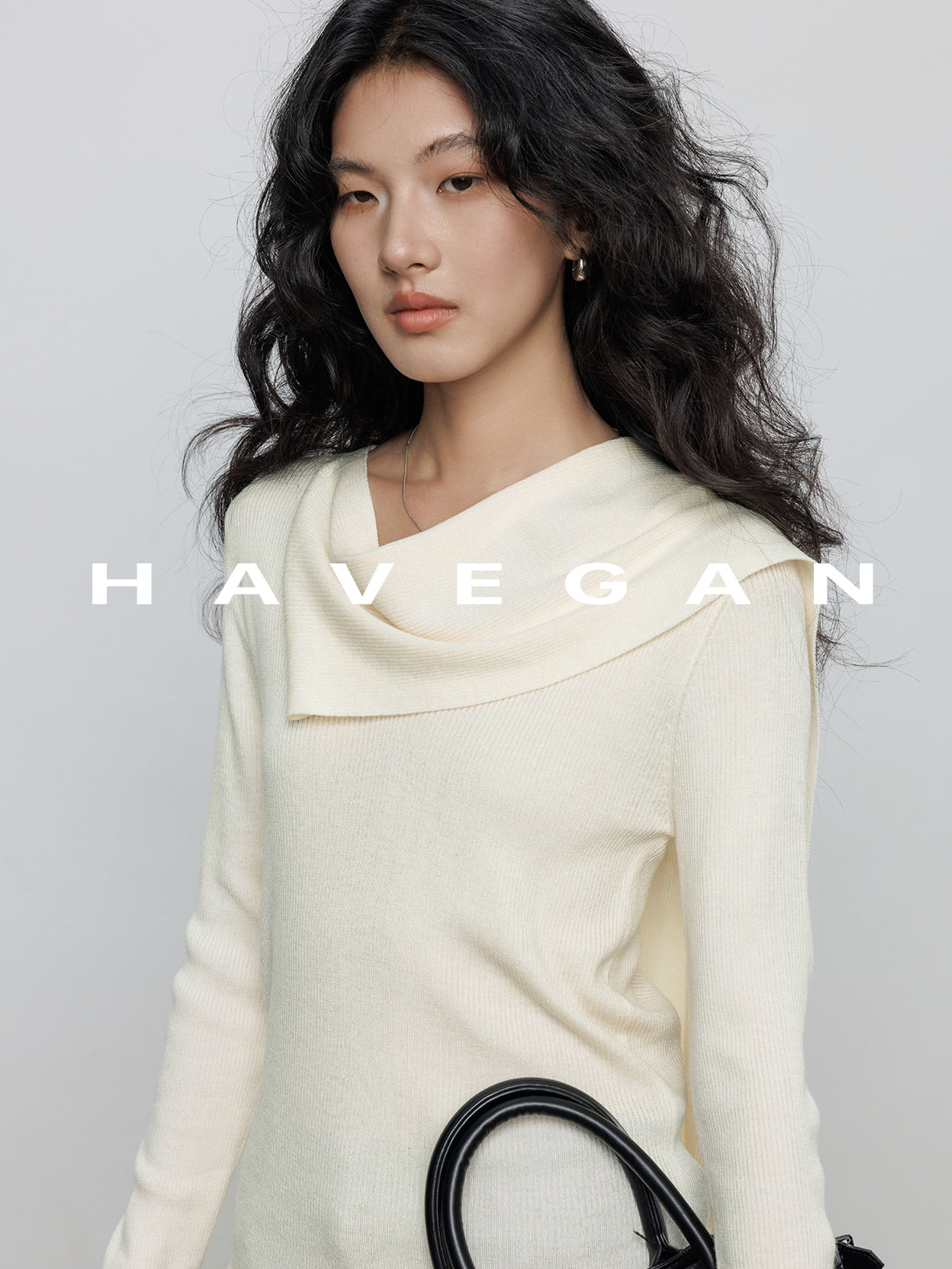 Halter-Neck Knit Tops_BDHL7784