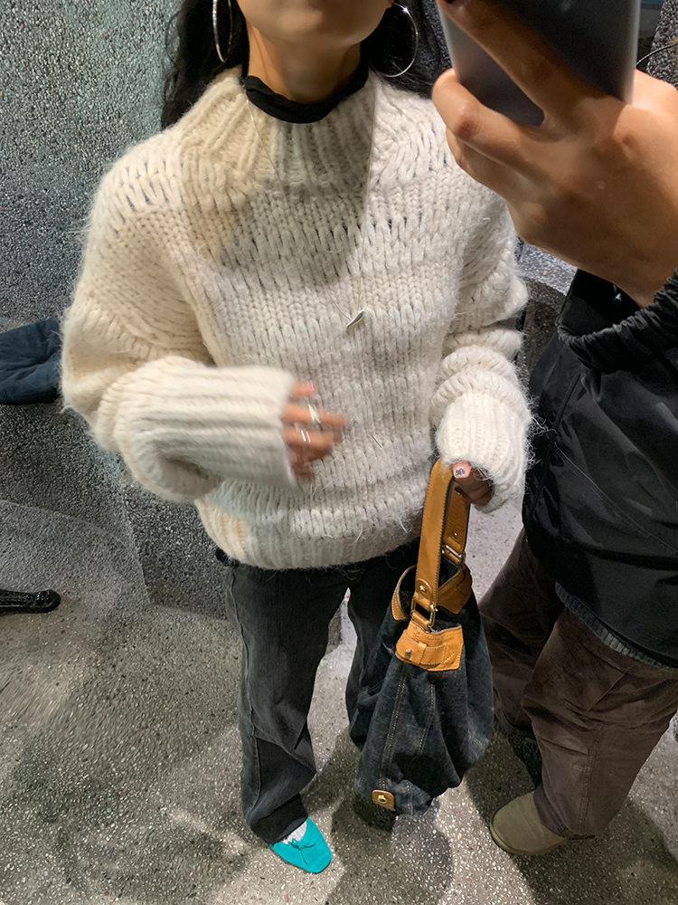Half Turtleneck Loose Thick Knit_BDHL6732
