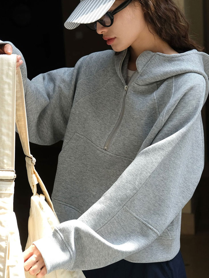 Sporty Half-Zip Hooded Sweatshirt_BDHL6533