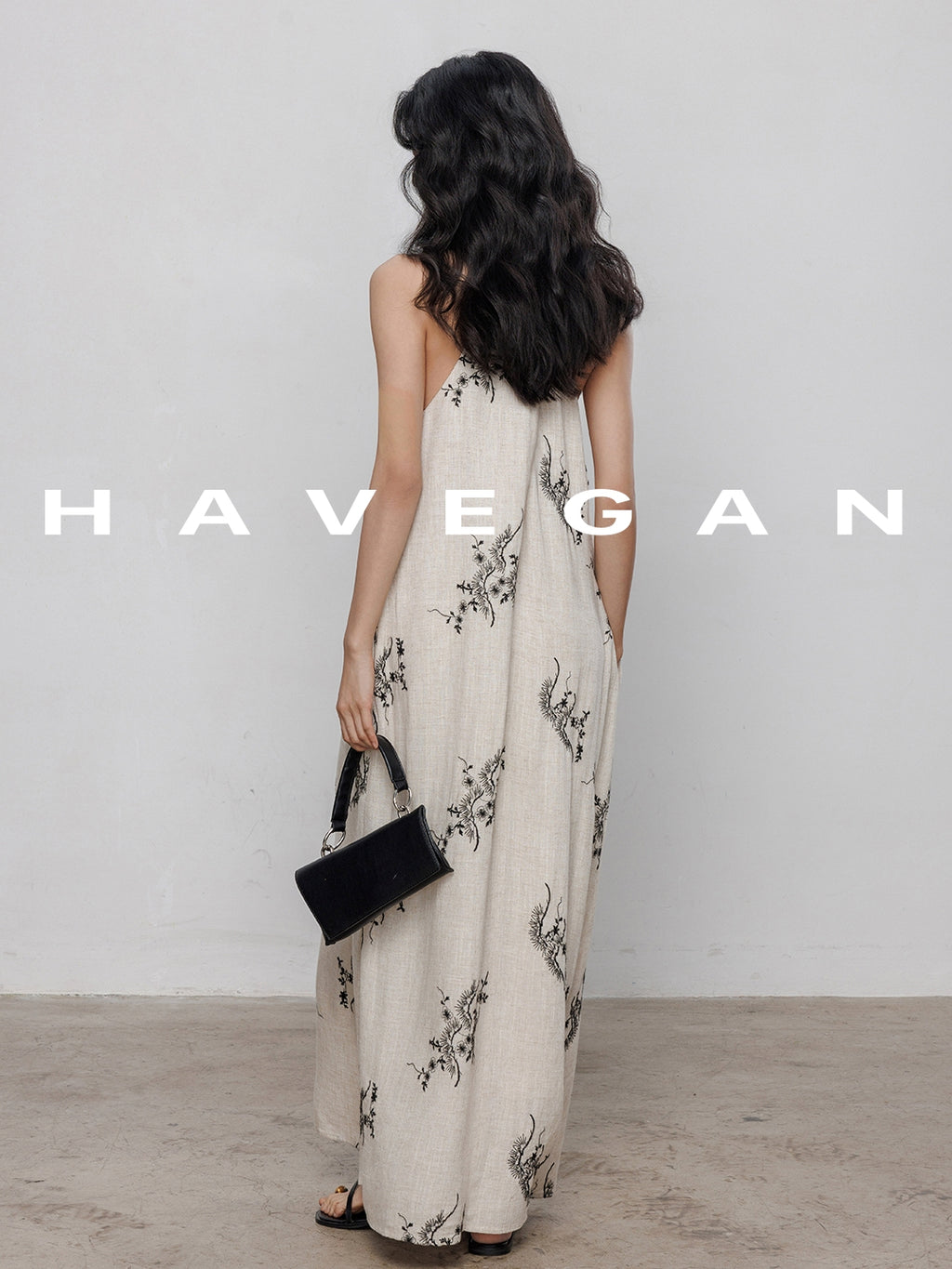 Embroidered V-Neck Sleeveless Dress_BDHL7236